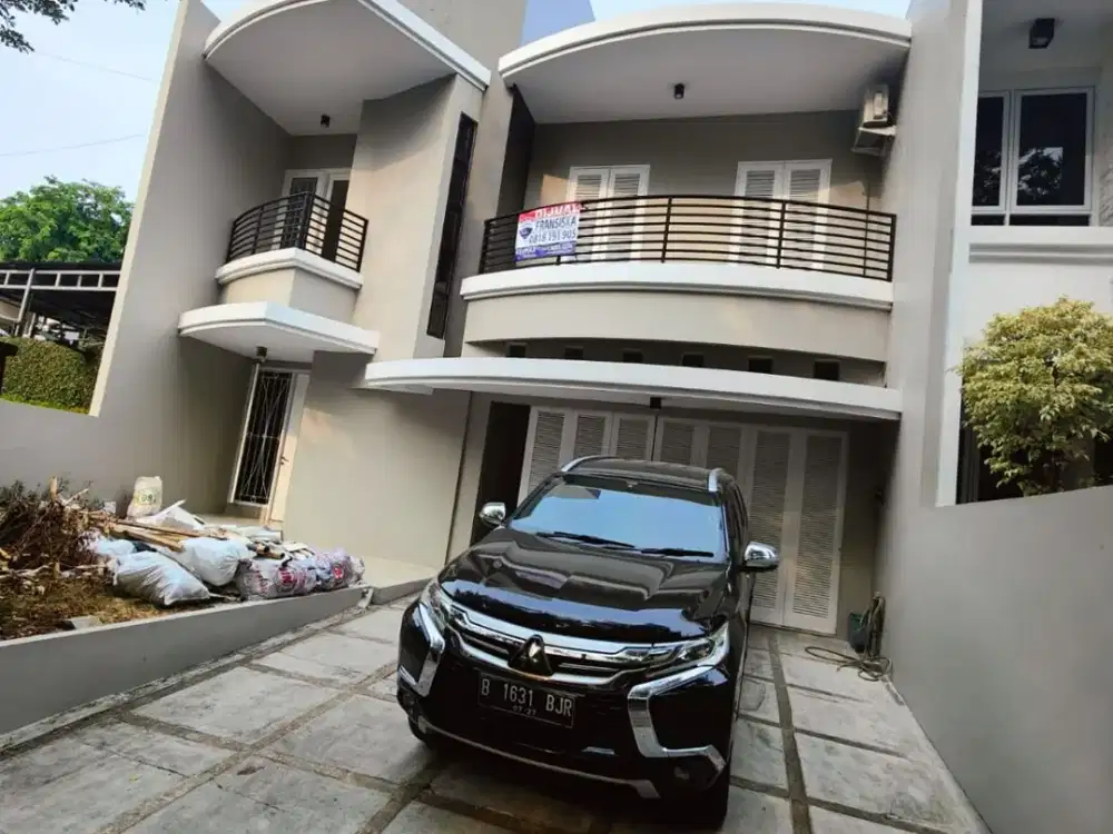 JUAL CEPAT, RUMAH CANTIK MODERN MINIMALIS, LANTAI FULL MARMER, 4 Kmr, AC, SEMI FURNISHED