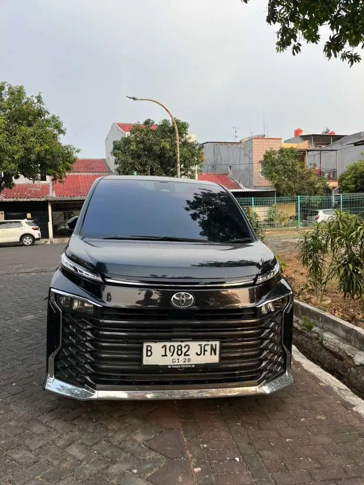 Toyota Voxy 2022 Bensin