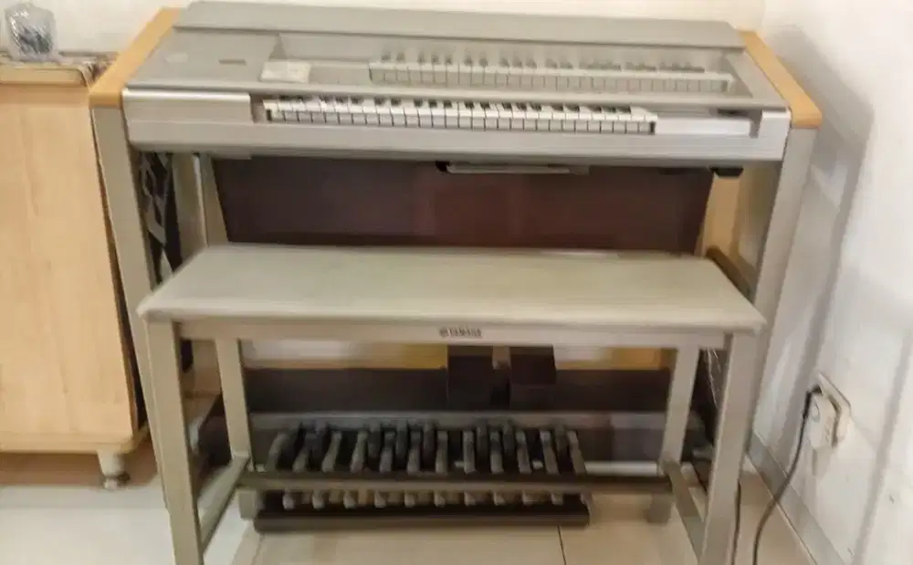 Yamaha Electone STAGEA ELS-01C Bekas