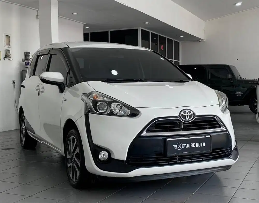 TOYOTA SIENTA 1.5 V CVT 2018