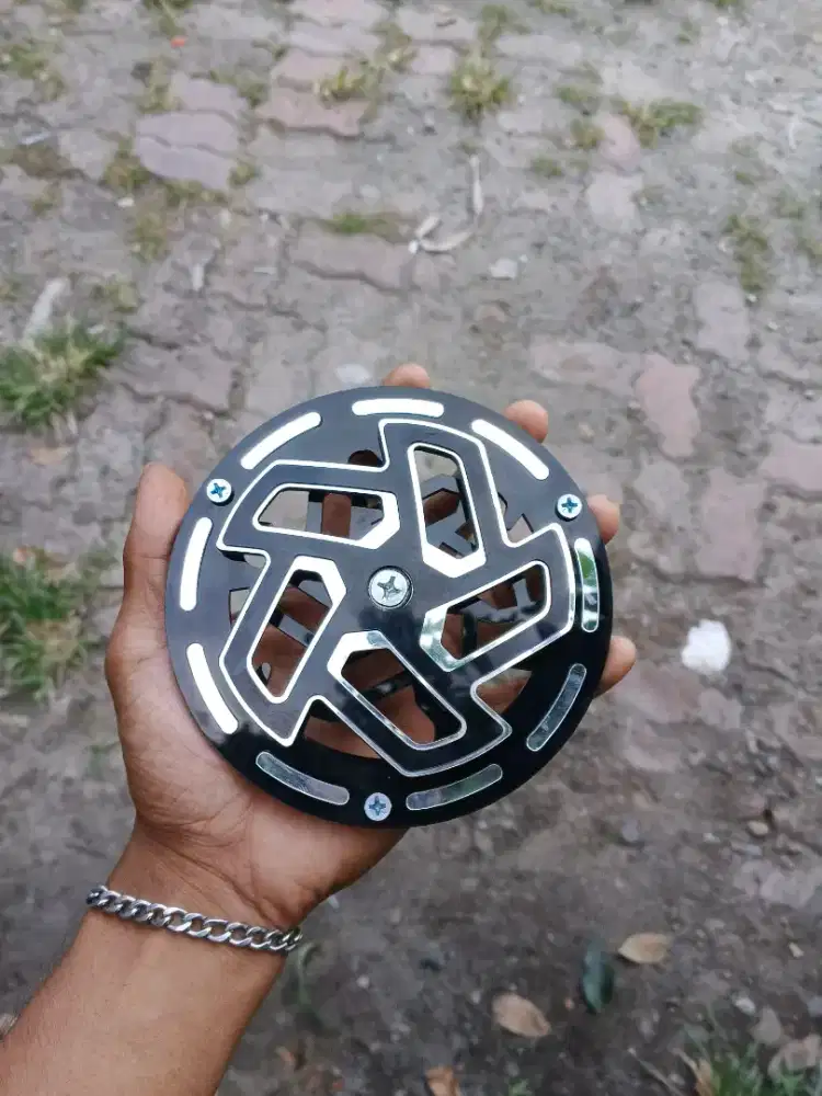 Spinner beat Universal