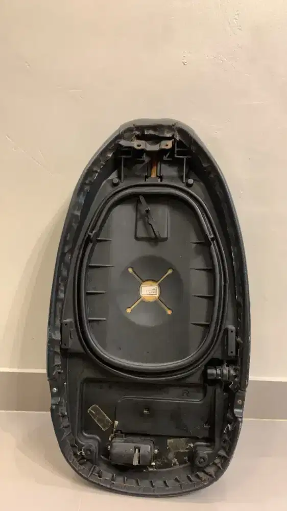 Jok motor vespa matic LX/lxv
