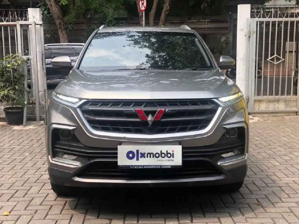 DP 8, JT Wuling Almaz 1.5 Exclusive 7-Seater Bensin-AT Abu-Abu 2019
