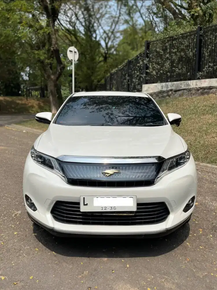 Toyota Harrier Premium Heater 2.0 Matic Tahun 2015