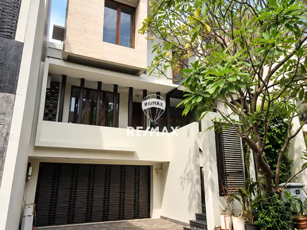 DIJUAL CEPAT RUMAH DENGAN PRIVATE POOL DALAM TOWNHOUSE DI CILANDAK JAKARTA SELATAN