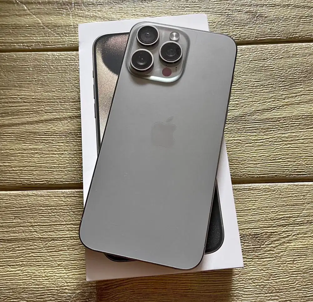 iPhone 15 Pro Max 256GB Garansi Resmi iBox Battery 93%