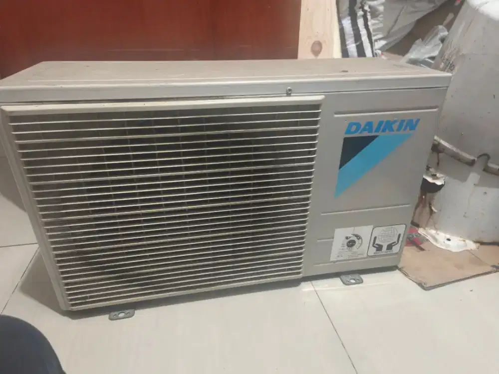 jual outdoor AC Daikin 1/2 PK  thn 2022 thailand