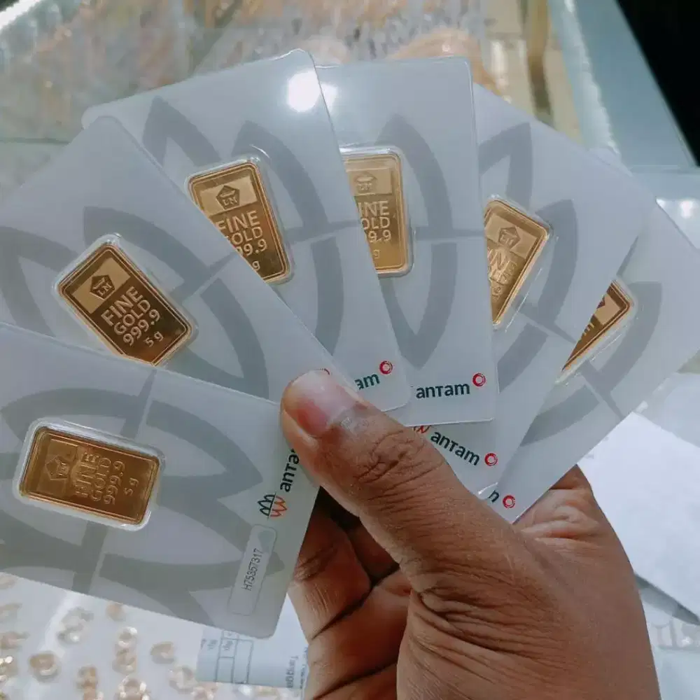 Jual beli Emas dan logam mulia