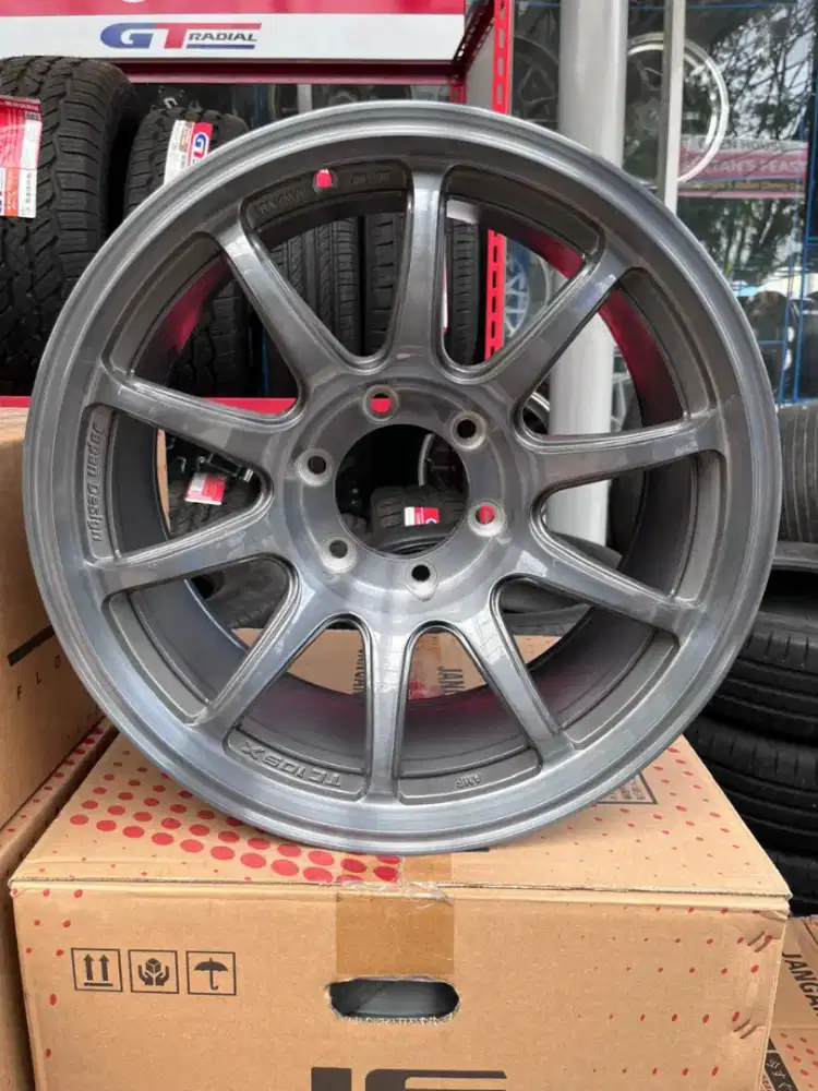 Wedssport tc105x ring 18x9 pcd 6x139,7 et 0 brush grey. Fortuner dll