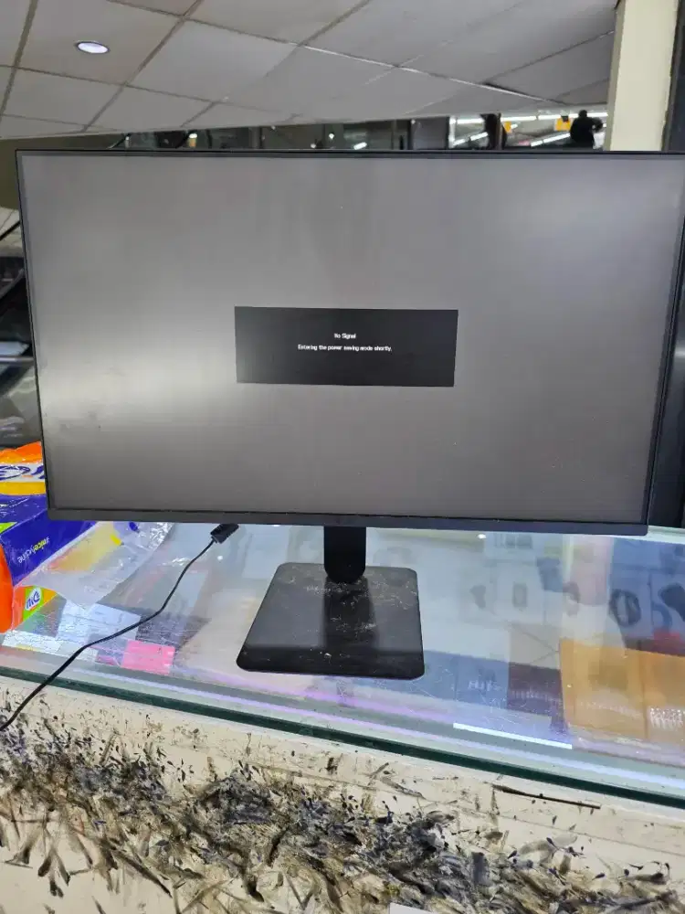 MONITOR LG 24INCH KONDISI BAGUS DAN NORMAL