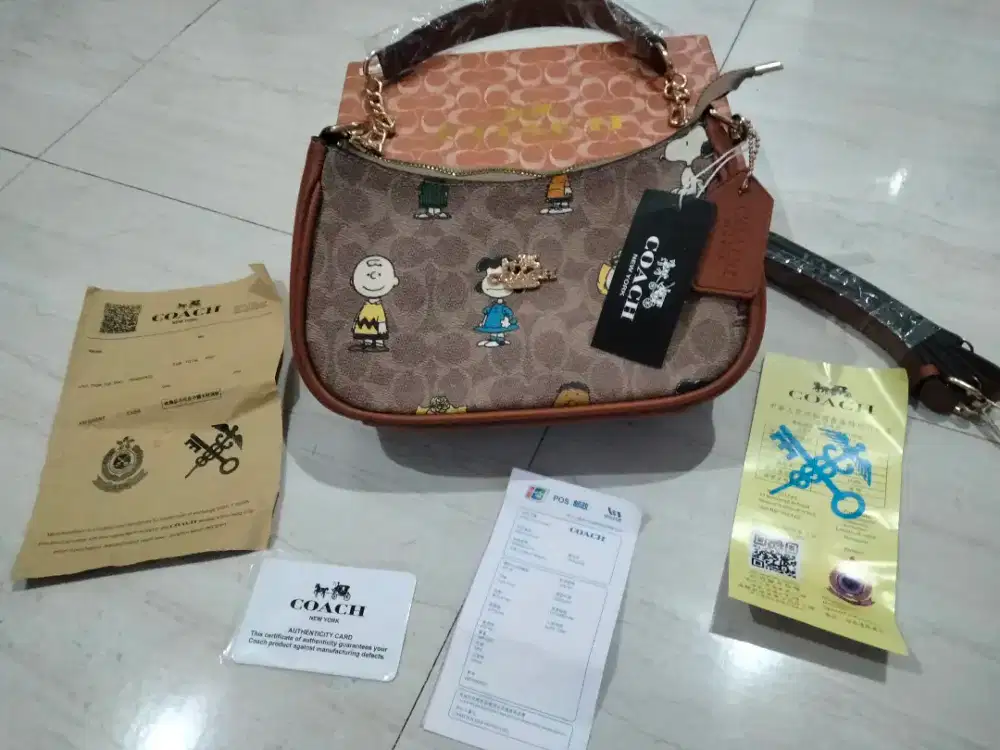 Tas coach like new