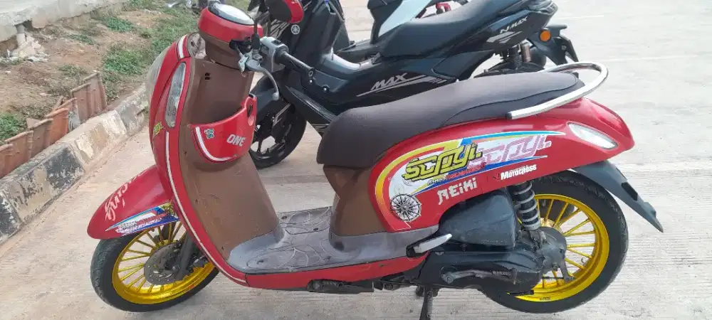 Dijual Scoopy 2014