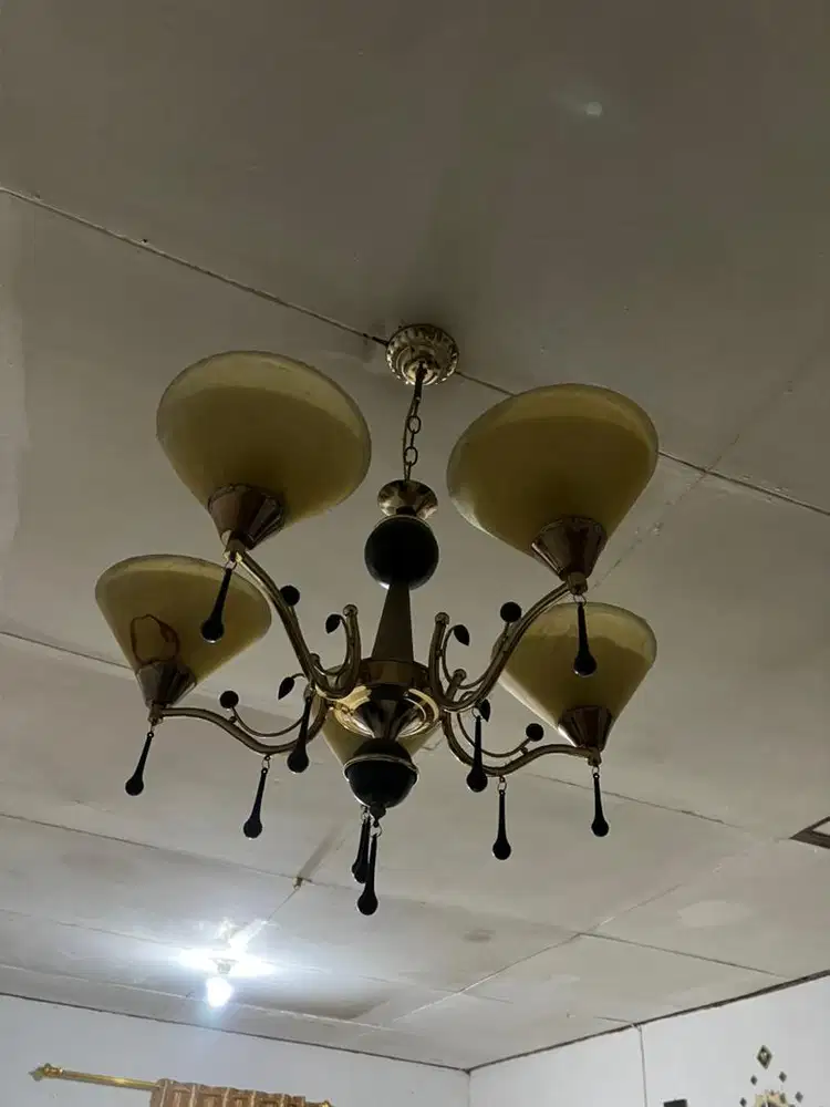 Lampu gantung ruangtamu