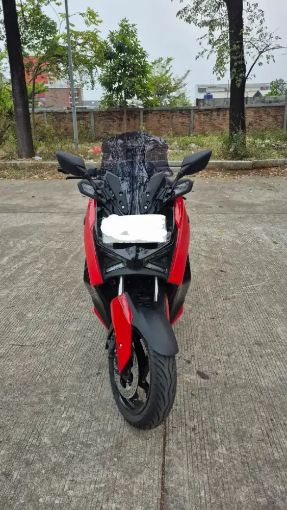 2023 XMax Connected mulus