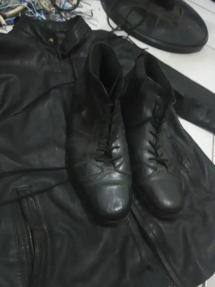 Sepatu kulit asli kondisi masih oke gan