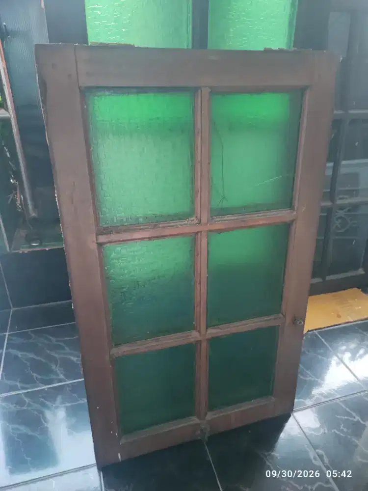 Daun Jendela Layak Pakai