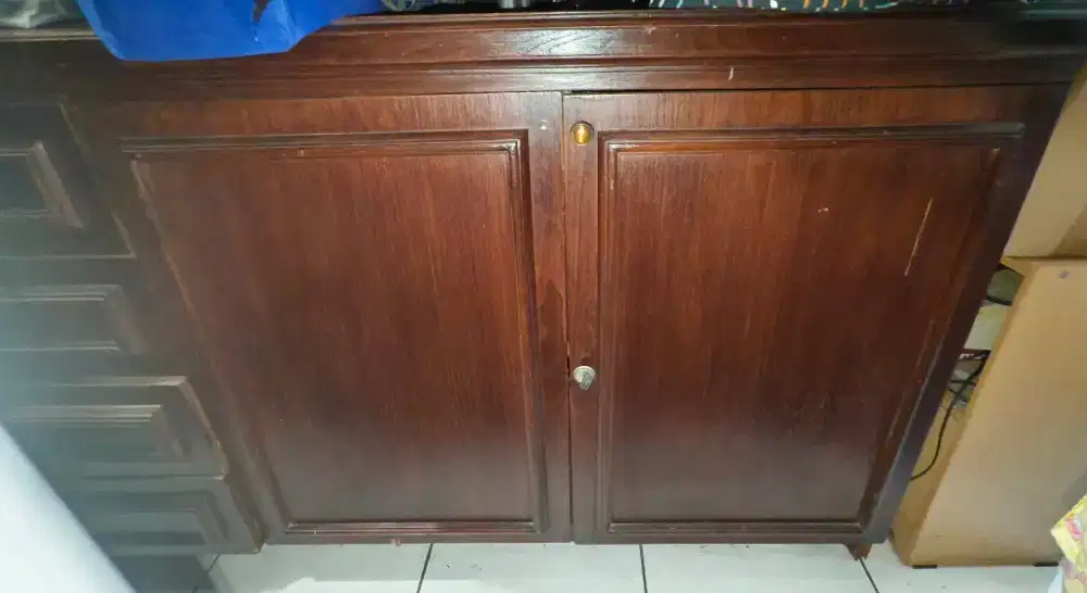 Lemari nakas kayu panjang jadul