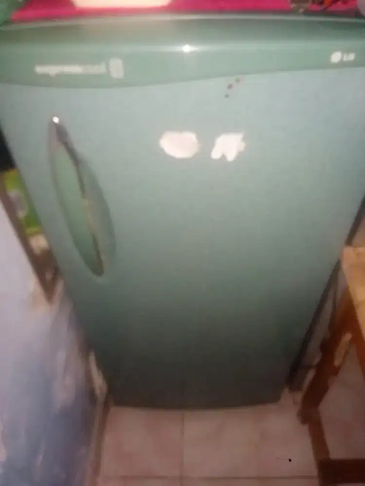 Di jual cepat kulkas merek LG experesscool 1 pintu