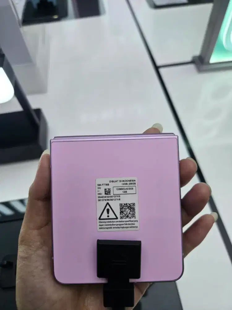 Samsung Galaxy z flip8