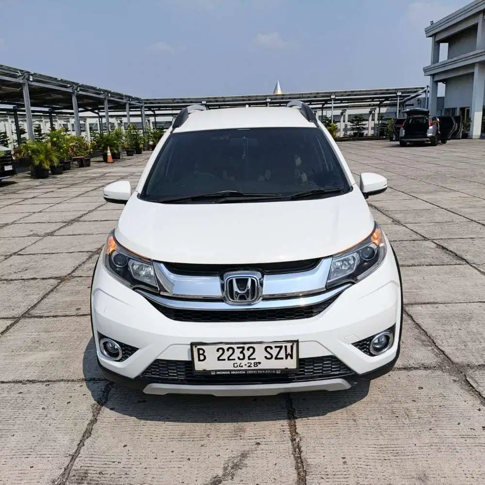Brv e putih 2017‼️Brv putih 2017‼️Honda BRV E CVT Putih 2017 2016