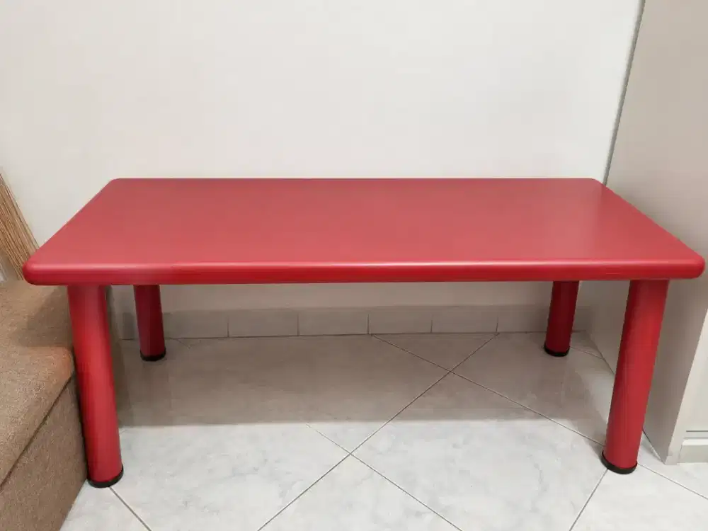 Meja belajar anak