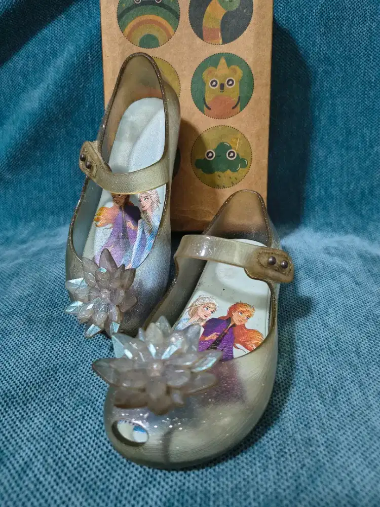 PL Mini Melissa Frozen
Size 27