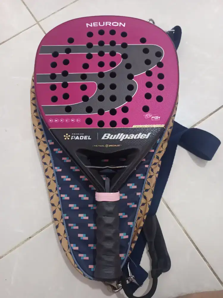 Raket Bullpadel Neuron Premier Padel 2025. Like new, Baru 1x Pakai
