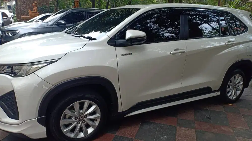 Kijang Innova (2023) 2.0 Zenix V HV CVT Modellista Hybrid (Tertinggi)