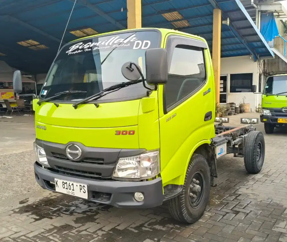 MURAH Engkel 4roda Hino Dutro CDE 115 SD sasis ex box freezer 2025
