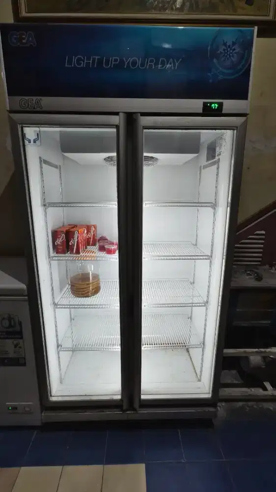 Showcase Cooler Display Cooler GEA Light 2 pintu