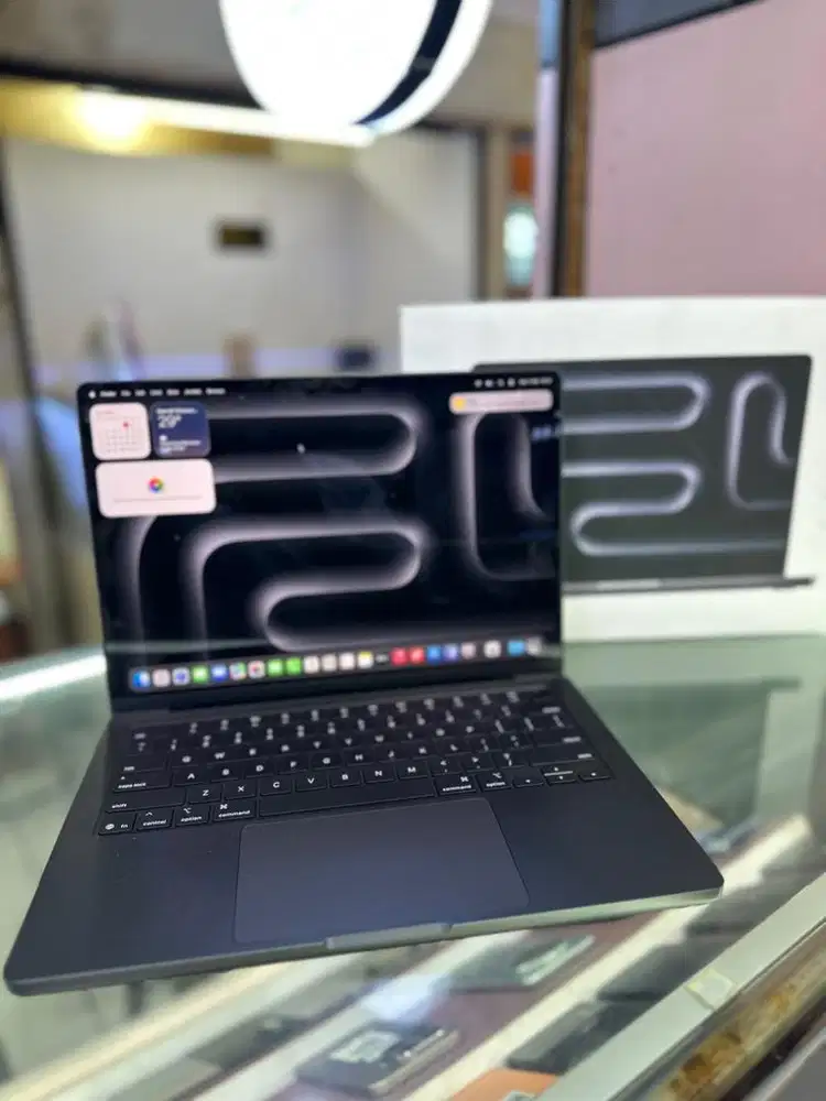 Mackbook Pro M5 14Inch 24/1TB Ibox Fullset Original Likenew CC 7X Grns