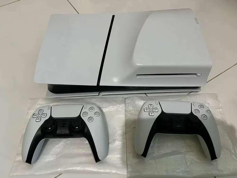 Playstation 5 Slim Disc 1 TB + 2 Stick Resmi Sony Indonesia