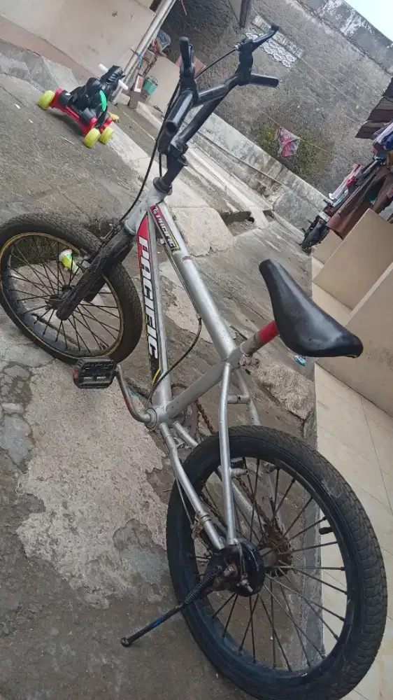 Sepeda ukuran 18