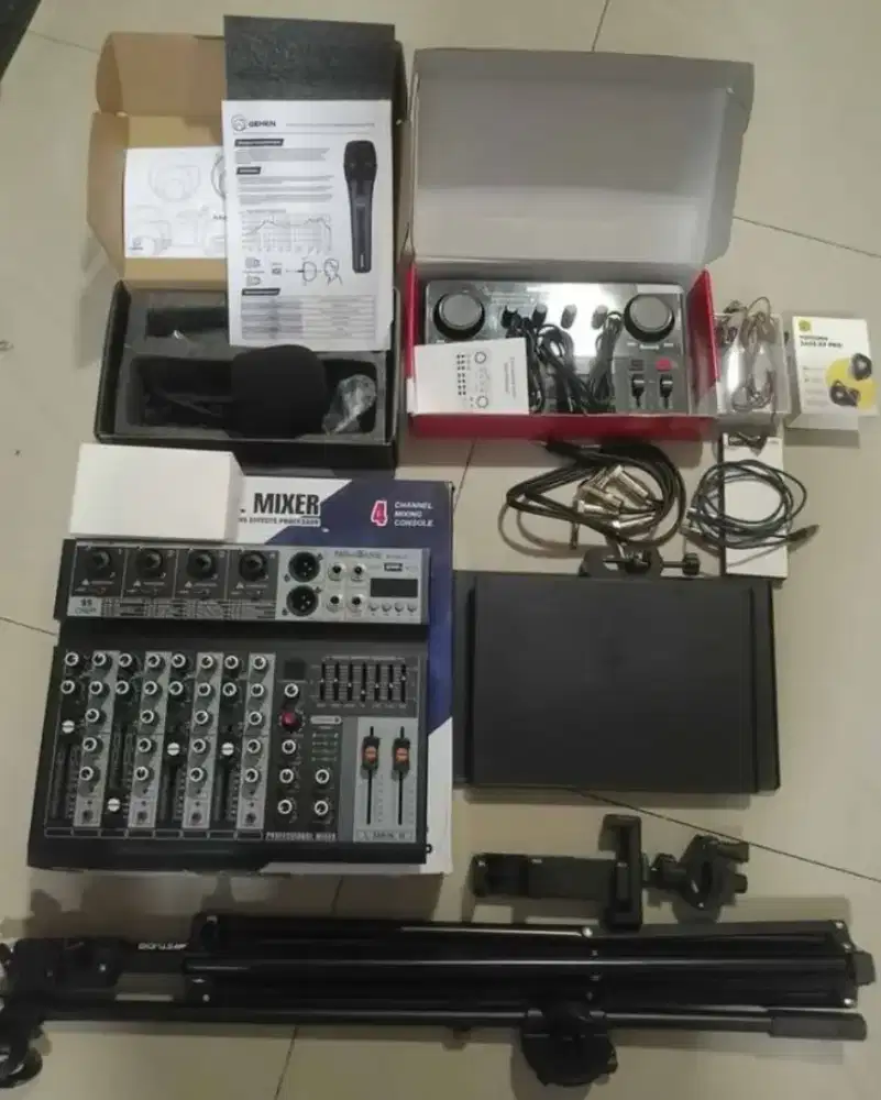 Satu set alat live streaming karoke