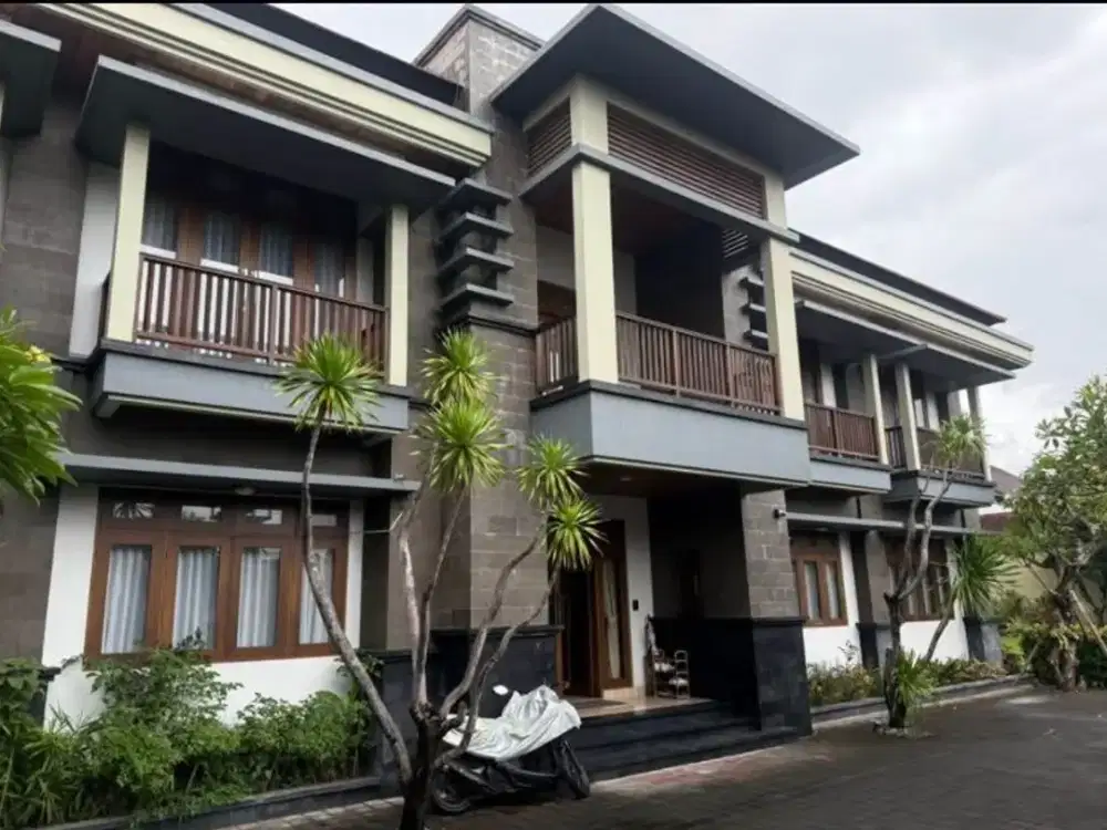 Dijual Rumah Mewah 8Kamar Kawasan Elite Moh Yamin Renon Denpasar