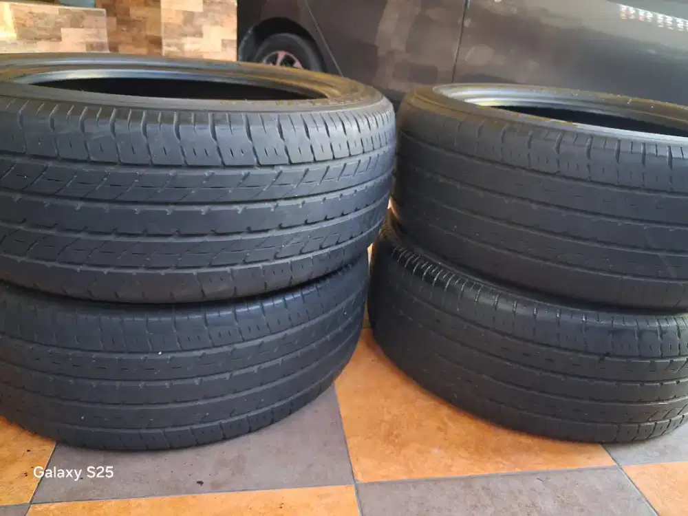 Ban TOYO 235/50/R18