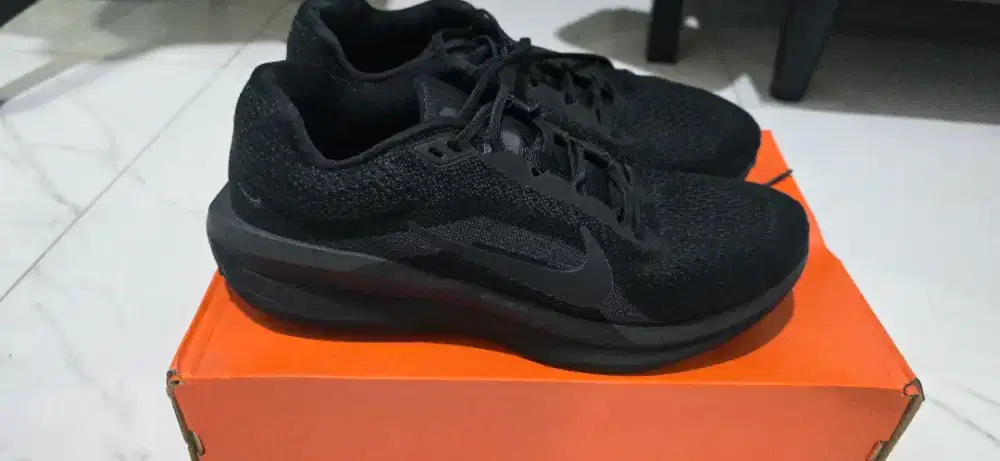 Sepatu casual olahraga Nike Win Flow 11 ukuran 43