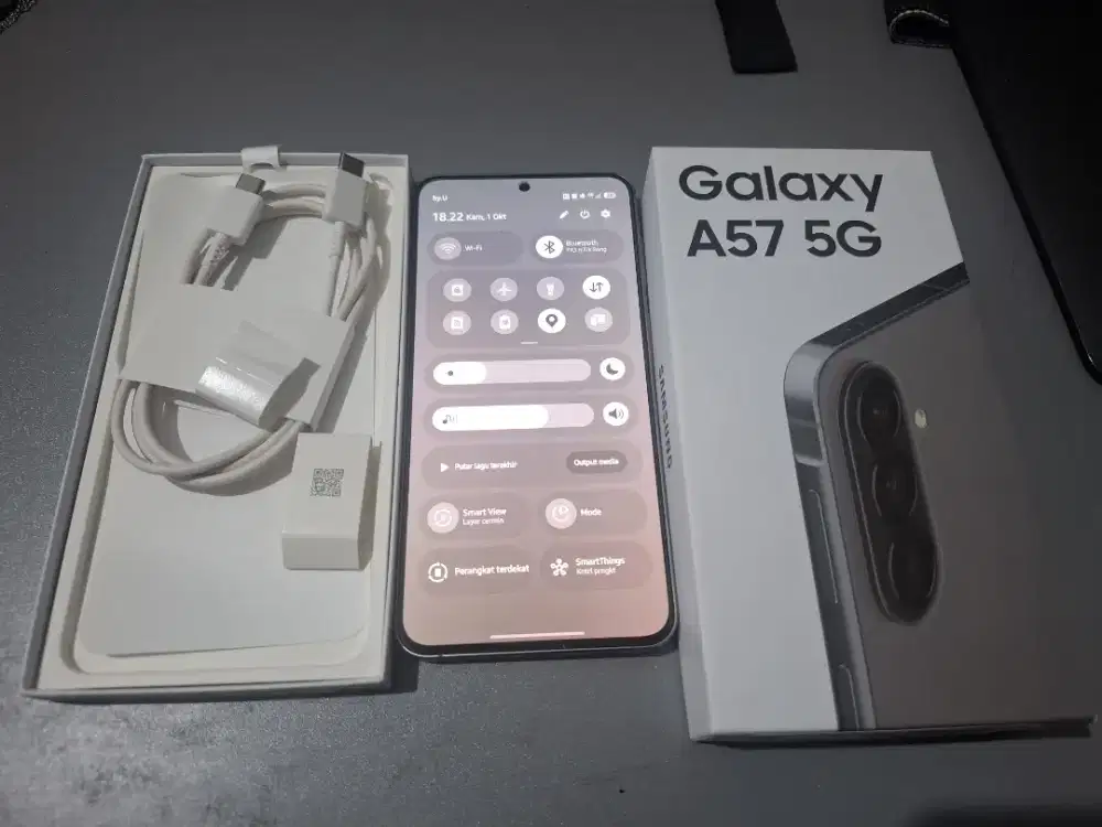 Mulus terasa baru! Samsung A57 12/256 Grey terpasang antigores layar