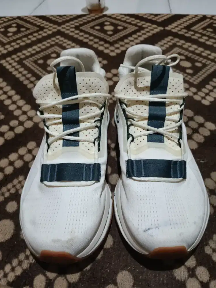 Sepatu on running,Swiss engeenering