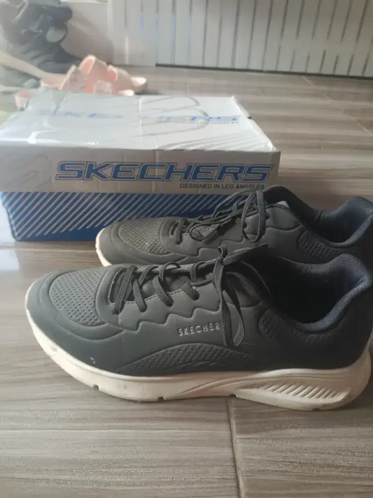Sepatu Skechers