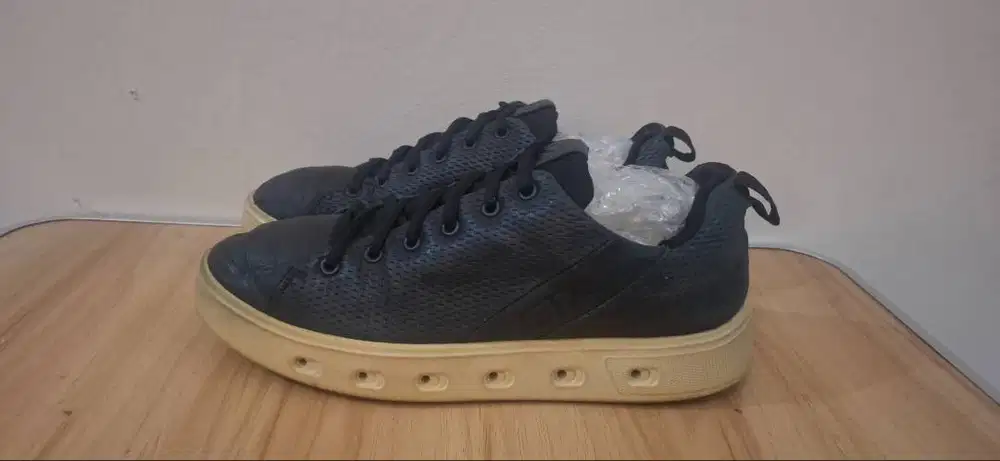 Sepatu Ecco Leather Made in China