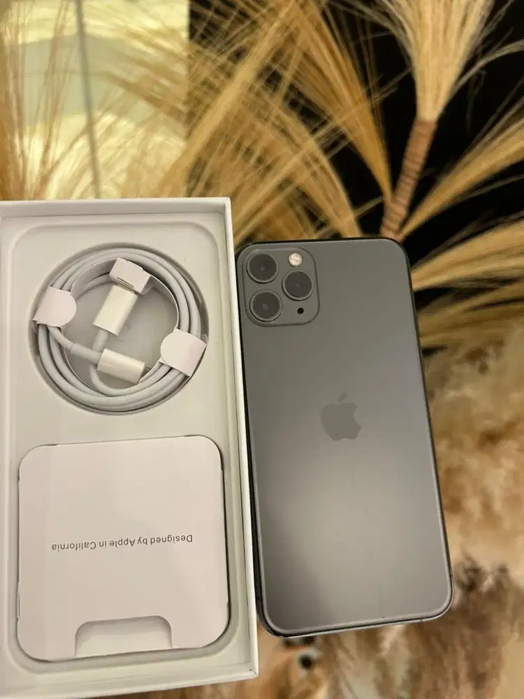 Iphone 11 pro 256gb punya pribadi yaa