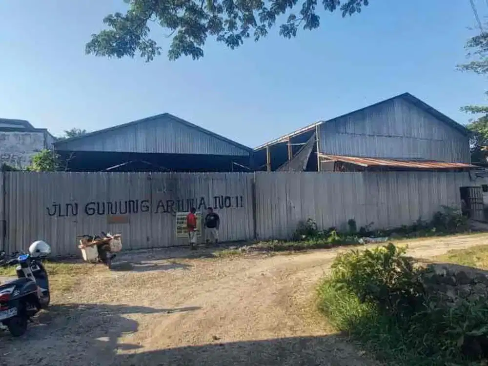 Sewa Gudang Besar 1000m2 di Kerobokan - Tanah 1280m2 - Jalan 10m Bisa Tronton