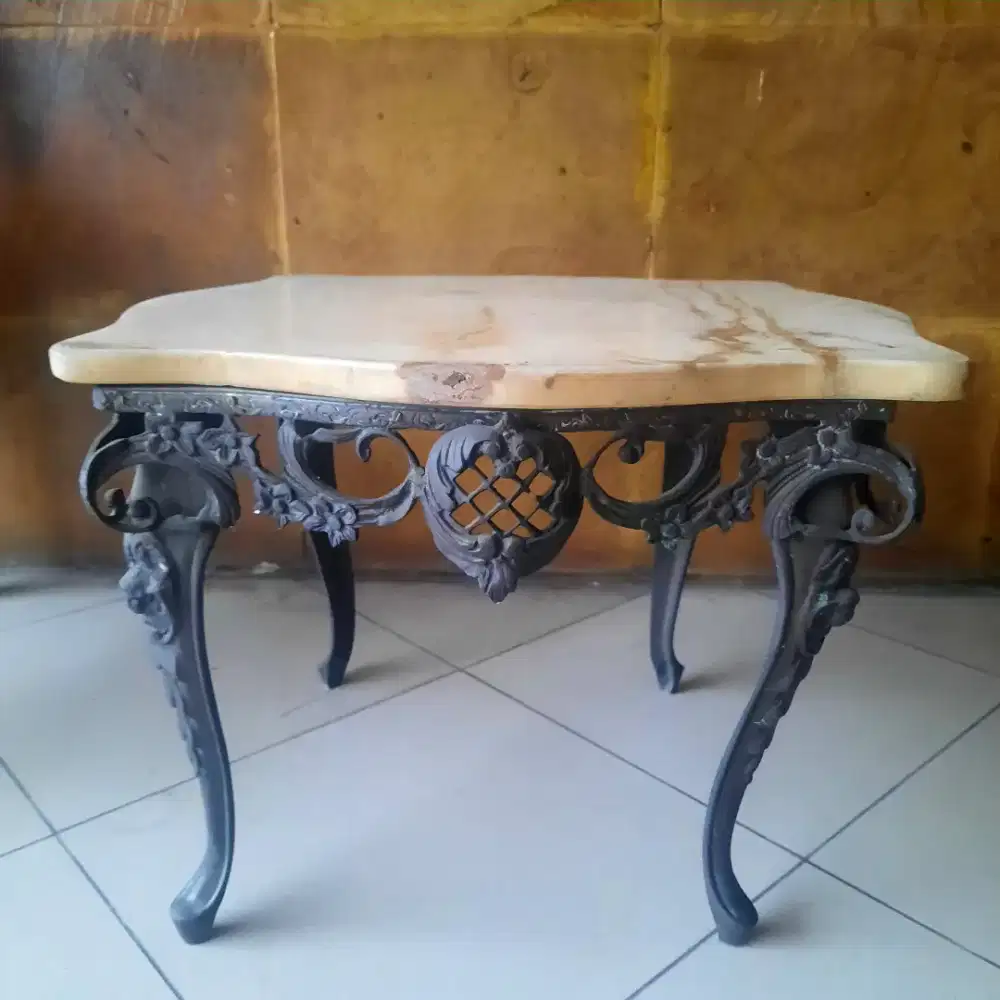 Meja Marmer Antik Kaki Perunggu Ukir Eropa (Non-Magnetis)