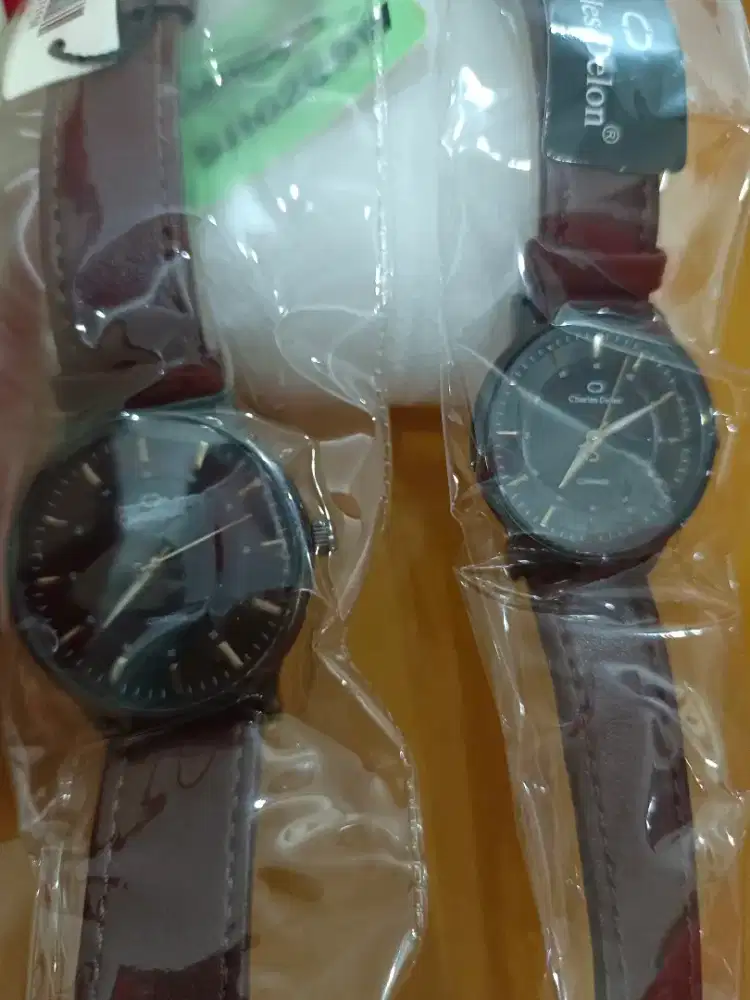 Jam tangan sepasang