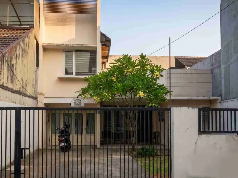 DIJUAL RUMAH SECOND + KONTRAKAN 7 PINTU DI KEMBANGAN JAKARTA BARAT