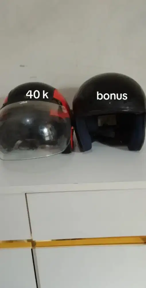 Helm bekas. Helm bekas wanita.