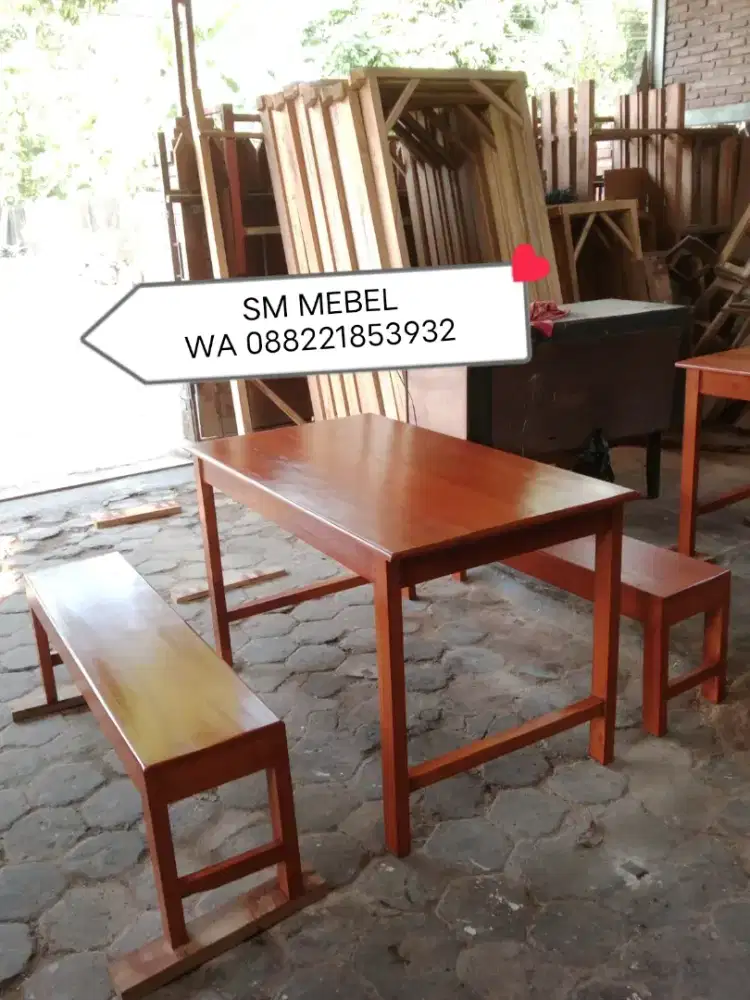 Meja kursi panjang