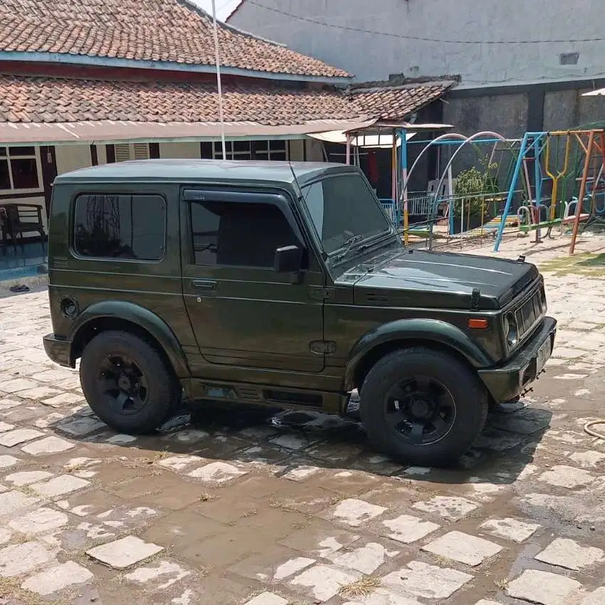 Suzuki Jimny 2002 Bensin