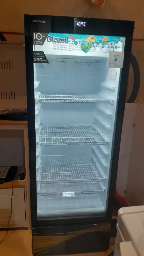 POLYTRON Showcase 4 Rack 230 Liter